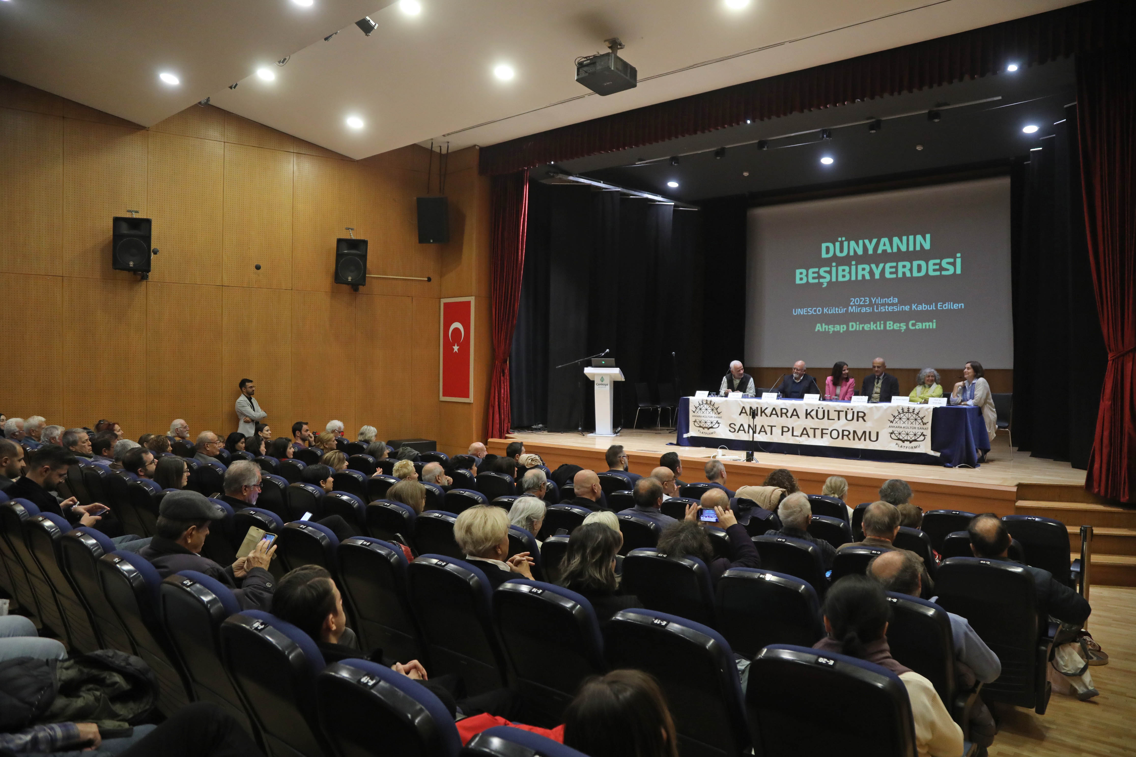 2024 11 03 Kültür Çsm Dünyanın Beşibiryerdesi Fotoğraf Sunumu Ve Panel (... (1)