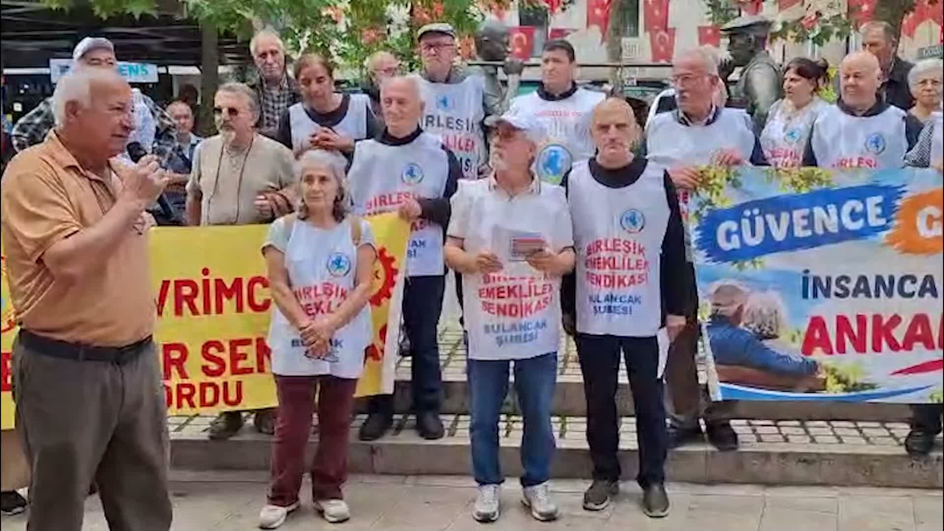 Emekliler Hakları İçin Bulancak'tan Ankara'ya Yürüyor