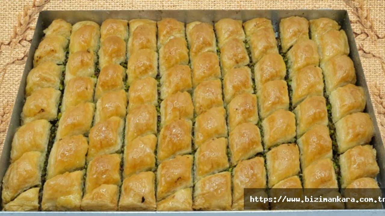 Gürcistan’ı Eleyen Karadağ’a Bir Tepsi Baklava