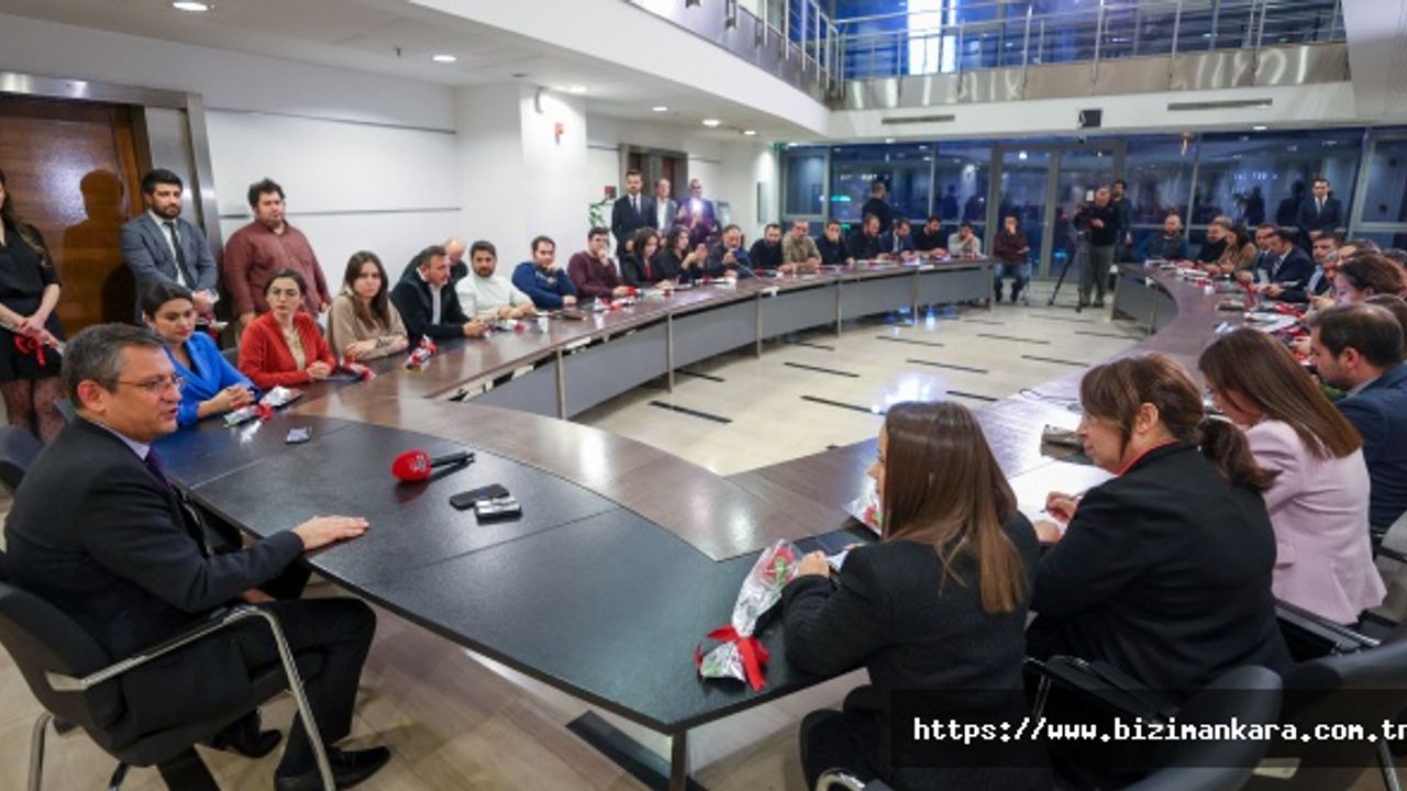 CHP Lideri Özel Gazetecilerle Bir Araya Geldi