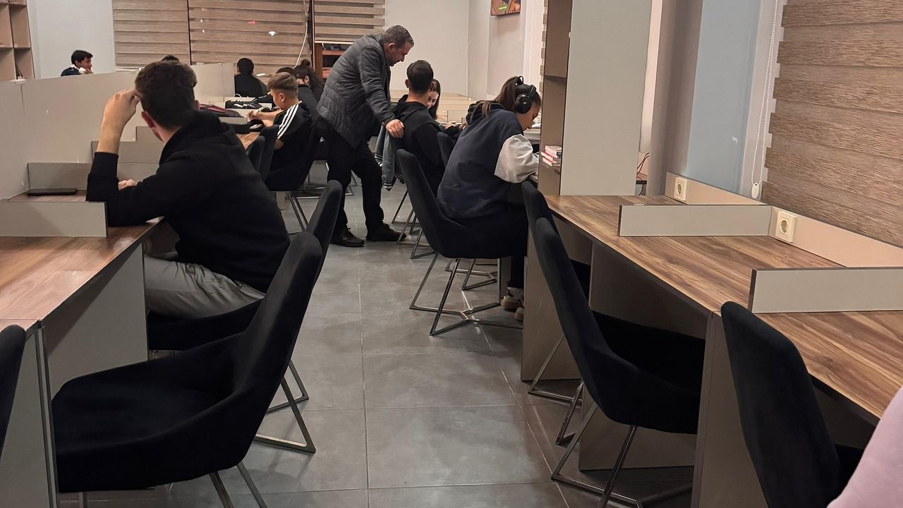 Pursaklar'da Gençlerin Ders Çalışma Mekanı 'Millet Kıraathaneleri"