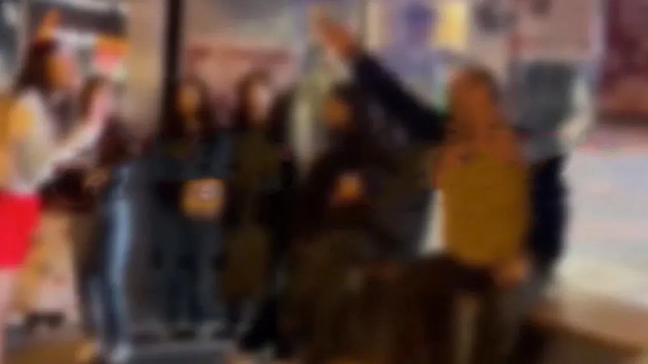 Ankara'da Alkollü Erkek Durakta Bekleyen Kadınlara Saldırdı: Etek Giymeyeceksin!