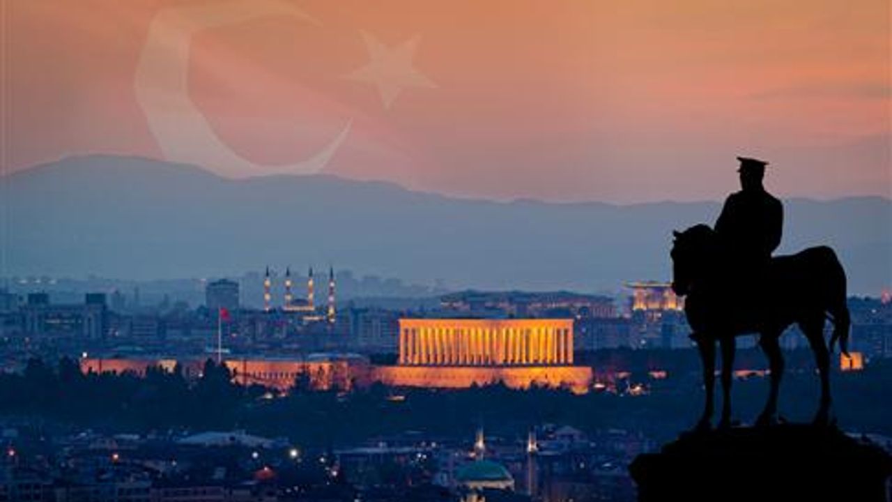 Ankara'da Cumhuriyet'in 102. Yılı Yürüyüş ve Konserlerle Kutlanacak