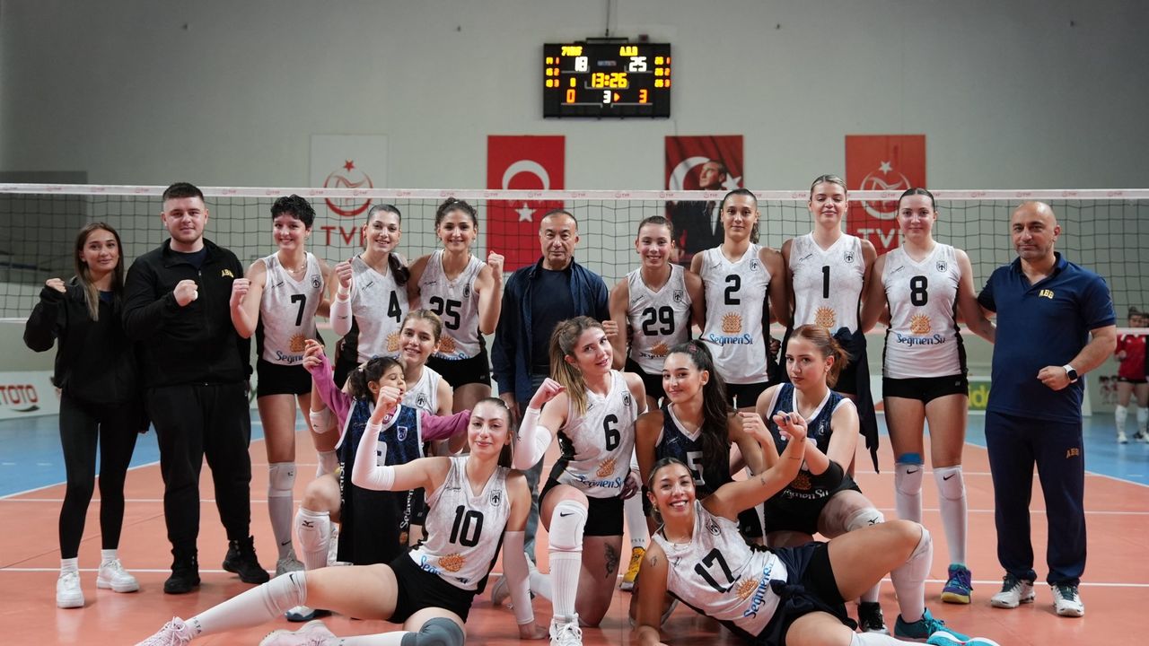 Ankara Büyükşehir Belediyesi Spor Kulübü Kadın Voleybol Takımı’ndan Net Galibiyet: 3-0