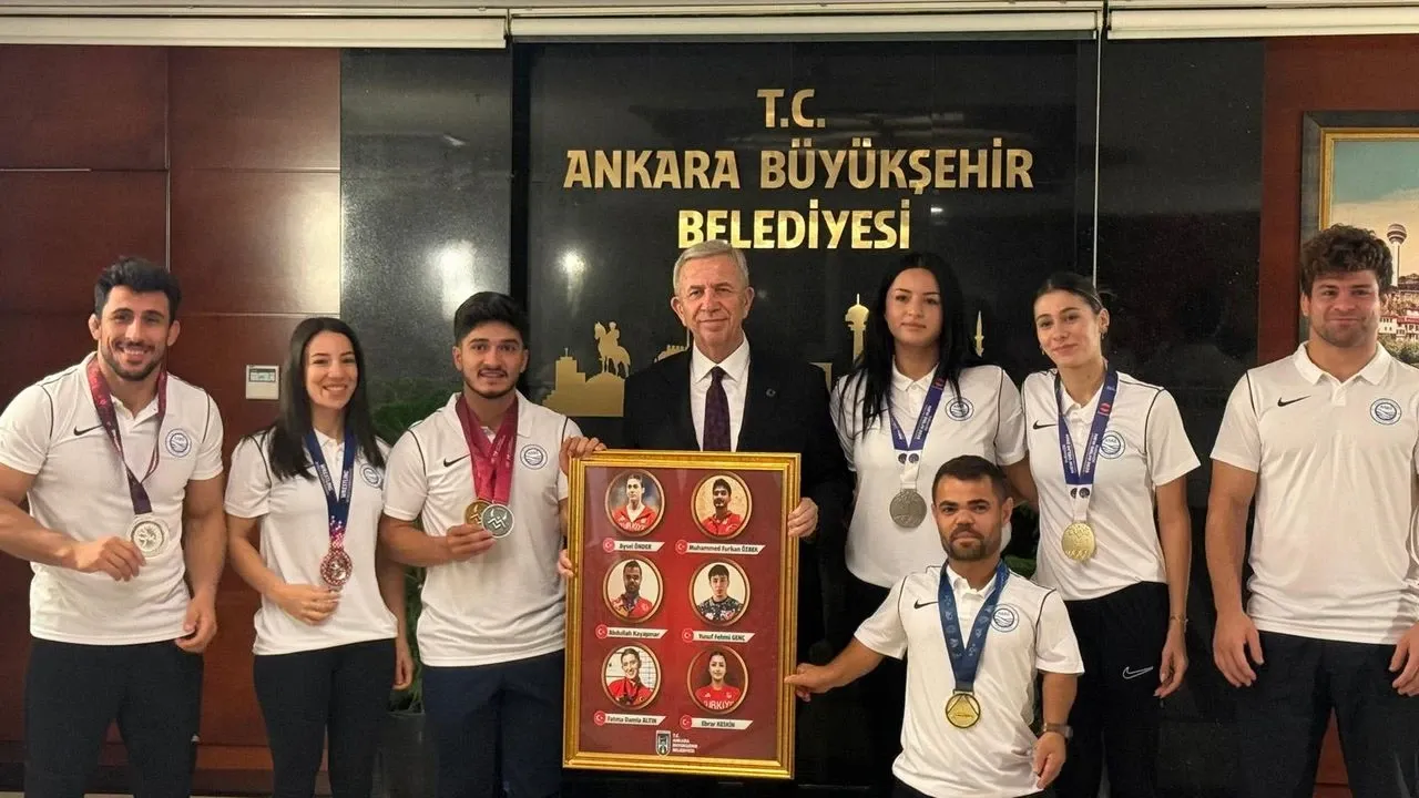 Mansur Yavaş: "Biz Destek Olacağız, Sporcularımız da Dünya Rekorları, Altın Madalya Getirmeye Devam Edecek"