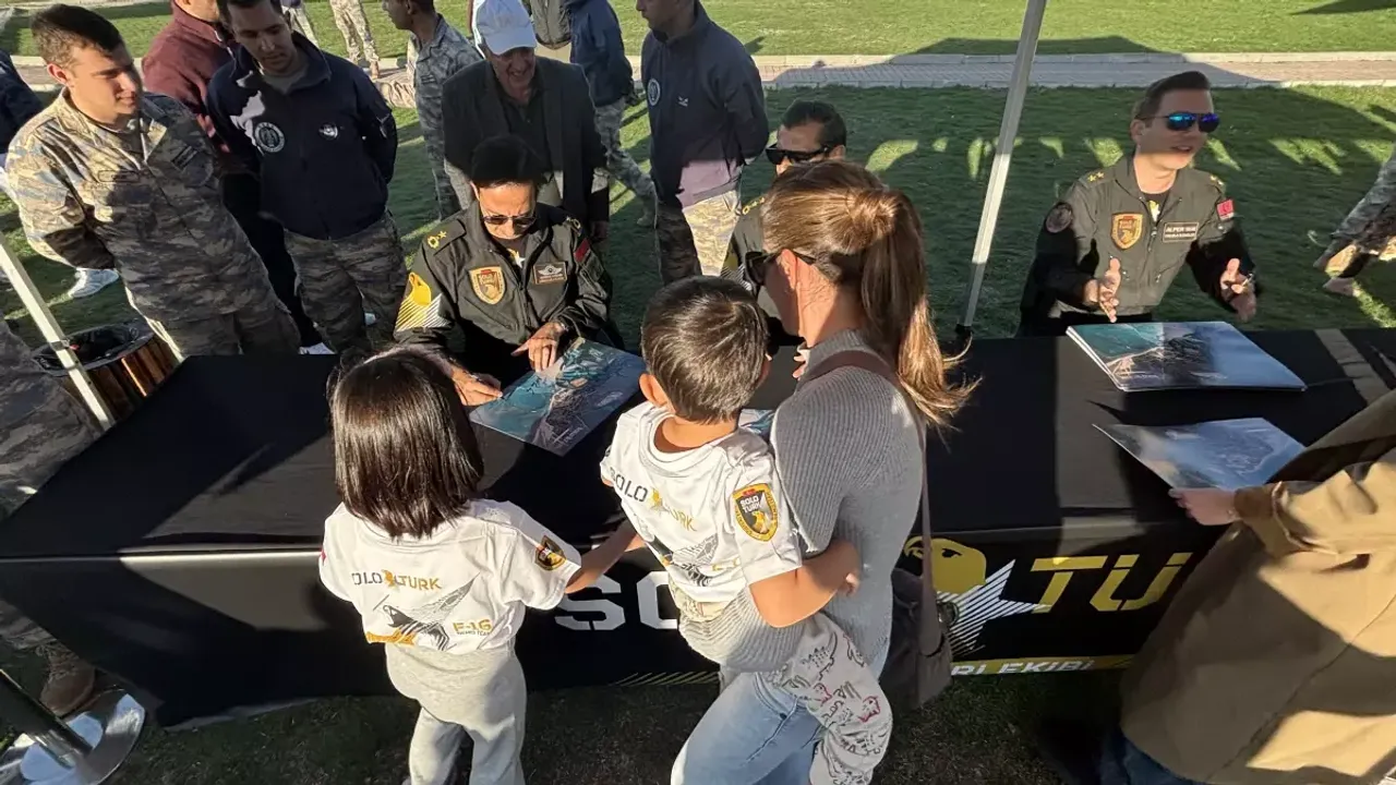 SOLOTÜRK Hayranlarıyla Buluştu