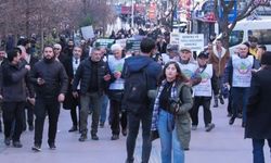 Emeklilerden Ankara'da Maaş Protestosu:  En Düşük Memur Maaşına Eşitlenerek Emekli Taban Maaşı Belirlenmelidir