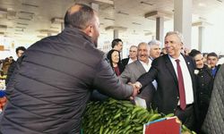 ABB Başkanı Mansur Yavaş, Esat Pazarı'nı Ziyaret Etti