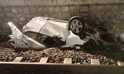 Mamak'ta İkiye Bölünen Otomobil 22 Yaşındaki Gence Mezar Oldu