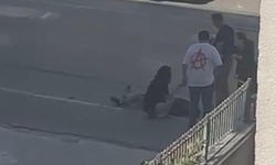 Sokak Ortasında Birbirlerini Öldüresiye Bıçakladılar