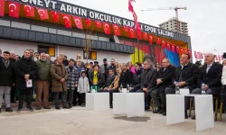 Ankara Keçiören'e Yeni Okçuluk Salonu: İlk Atış Mete Gazoz’dan