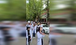 Hekimlerden Ankara'da Bir Doktorun Darp Edilmesine Protesto