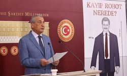 CHP'li Öztürkmen Sordu: Melih Gökçek Robotu Nerede?