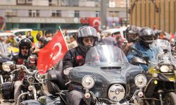 Etimesgut’ta 19 Mayıs Coşkusu: DUMAN Konseri ve Türkchopper İle Anıtkabir Korteji