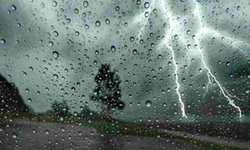 Meteoroloji'den İstanbul, Ankara, İzmir Dahil Çok Sayıda İl İçin Sağanak, Fırtına ve Toz Taşınımı Uyarısı