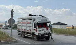 İşçi Servisi İle Canlı Hayvan Yüklü Kamyonet Çarpıştı: 3 Yaralı