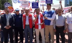 Hizmet-İş Sendikası'ndan Altındağ Belediyesi Önünde Basın Açıklaması
