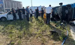 Sincan'da Dolmuş ve Otomobil Çarpıştı: 5 Yaralı
