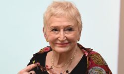 Yazar Pınar Kür Hayatını Kaybetti