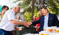 Gölbaşı Belediyesi'nden Vatandaşlara Aşure İkramı
