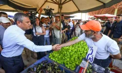 Özgür Özel, Yenimahalle Pazarı'nı Ziyaret Ederek Esnaf ve Vatandaşlarla Bir Araya Geldi