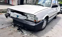 Ankara'da Minibüs Park Halindeki Araçlara Çarptı