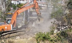 Pursaklar'da Metruk Yapılar Temizleniyor