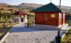 Güdül Belediyesi Kasım Dede Türbesi'nin Bakımını Yaptı
