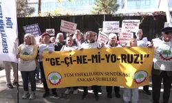 Emekliler, TÜİK Önünden Seslendi: Emekliye 'Öl' Deniliyor