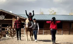 Hippoterapi ile Özel Bireylere Destek