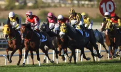 Cumhuriyet Koşuları'nda Ödüller Dağıtıldı