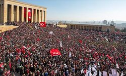 10 Kasım'da Anıtkabir'e Rekor Ziyaret: 1 Milyon 219 Bin 148 Kişi Anıtkabir'i Ziyaret Etti