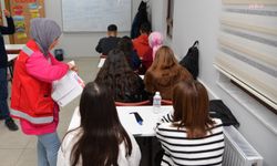 Kahramankazan Belediyesi'nden YKS Öğrencilerine Kitap Desteği