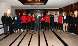Çin'den Madalyayla Dönen ASKİ Spor’un Milli Sporcuları, Mansur Yavaş'ı Ziyaret Etti