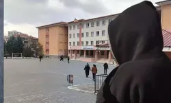 Ankara'da Skandal: Beden Öğretmeni Kız Öğrencilere Müstehcen Fotoğraflar Gönderdi!