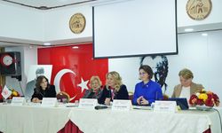 Ankara Kulübü’nde “Türk Kadınının Seçme ve Seçilme Hakkı” Paneli Yoğun İlgi Gördü