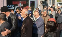 Geçinemeyen Binlerce Yaşlı İş Kuyruğunda