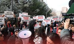 Öğretmenlerden Ortak MEB Önünde Ortak Açıklama