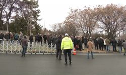 Emeklilerden TBMM Önünde Protesto