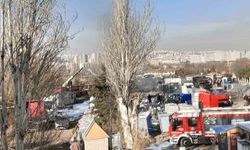 Ankara'da Emniyet Yediemin Otoparkı’nda Yangın: 3 Arazöz, 7 Tanker ve 1 Köpük Kulesi İle Yangına Müdahale Ediliyor