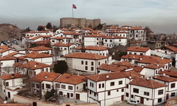 Mansur Yavaş, Ankara Kalesi'nde Başlattıkları "Sokak Sağlıklaştırma ve Çevre Düzenleme Projesi"nin Bittiğini Duyurdu