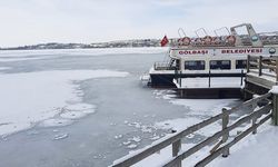 Mogan Gölü Buzla Kaplandı