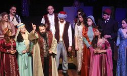 Yenimahalle’nin Genç Tiyatrocuları Mezun Oldu