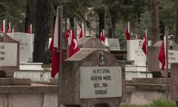 Ümit Özdağ'dan, Cebeci Askeri Şehitliği'ne Ziyaret