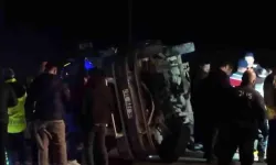 Polatlı'da Otomobille Minibüs Çarpıştı: 2 Ölü, 12 Yaralı