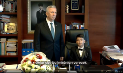Ankara Büyükşehir Belediye Başkanı Mansur Yavaş, Koltuğunu Çocuklara Devretti