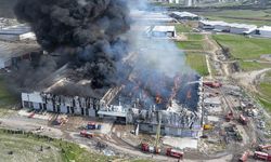 Ankara'da Mobilya Deposundaki Yangın 2 Saatlik Müdahaleyle Söndürüldü