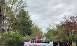 Rusya'nın Ankara Büyükelçiliği'nde "Ölümsüz Alay" Yürüyüşü Düzenlendi
