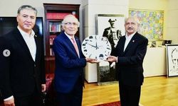Ressam Hamza Saykan, CHP Genel Merkezi'ne Verdiği Atatürk Tablolarını Geri Aldı