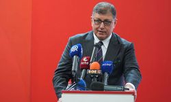 İzmir Büyükşehir Belediyesi Başkanı Cemil Tugay CHP'den İstifa Etti